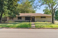 410 Lee St in Sulphur Springs, TX - Building Photo - Building Photo