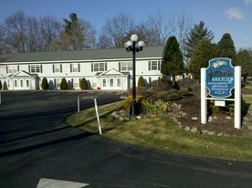 2216 Curry Rd, Unit Victoria Ct II in Schenectady, NY - Building Photo