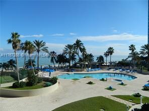17555 Collins Ave, Unit # 406 in Sunny Isles Beach, FL - Foto de edificio - Building Photo