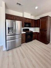 1193 Woodburn Cir in Beaumont, CA - Foto de edificio - Building Photo