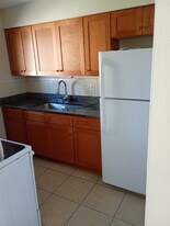 111 Caribbean St in Deltona, FL - Building Photo