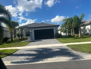 11583 SW Oceanfront Ct in Port St. Lucie, FL - Building Photo - Building Photo