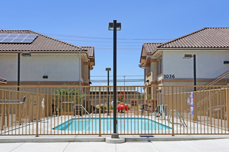 Woodbridge Place Apartments in Merced, CA - Building Photo - Building Photo