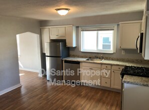 625 Vanadium Rd in Bridgeville, PA - Building Photo - Building Photo