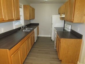 1723 W Oakland Ave in Sumter, SC - Building Photo - Building Photo