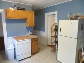 17 Stanley Ave, Unit 1 in Medford, MA - Building Photo