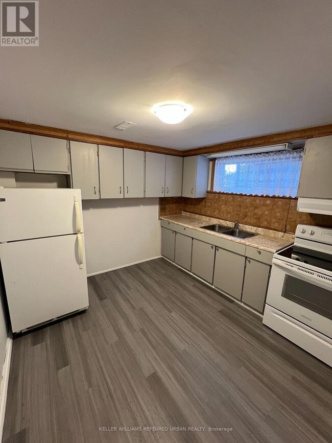 property at 9 Dalbeattie Ave