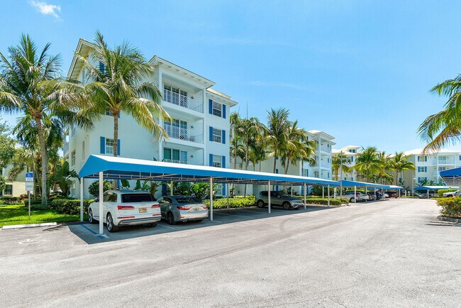 342 Bay Colony Dr N in Juno Beach, FL - Building Photo - Building Photo