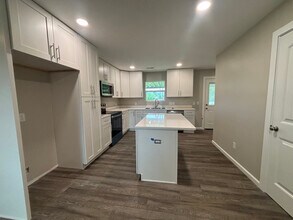 108 N Huffman Ave in Strafford, MO - Building Photo - Building Photo