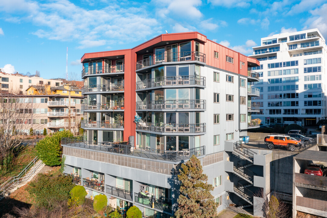 Triton Terrace in Seattle, WA - Building Photo