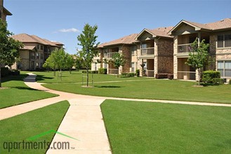 Stone Lake in Grand Prairie, TX - Building Photo - Building Photo