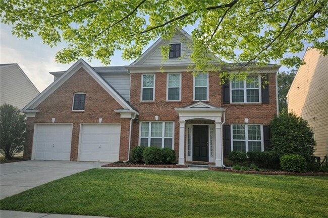 2372 Young America Dr NE