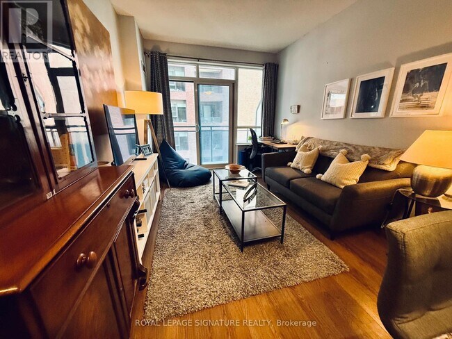 28 Linden St in Toronto, ON - Building Photo - Building Photo