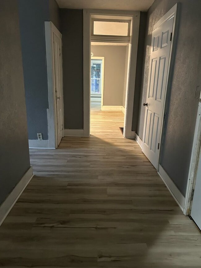 property at 615 W Marion St