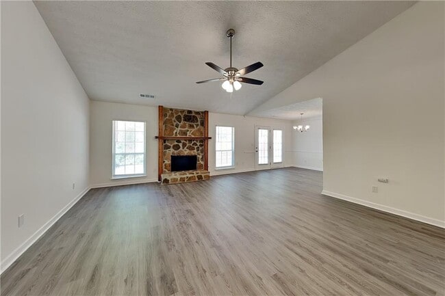 5784 Shoal Creek Dr in Douglasville, GA - Building Photo - Building Photo