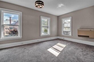 522 W Ferry St in Buffalo, NY - Building Photo - Building Photo