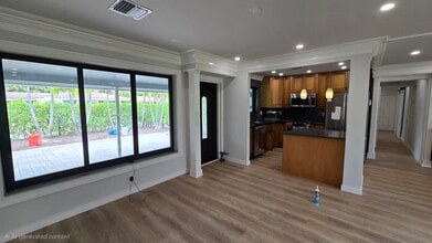 2808 Middle River Dr, Unit 1 in Fort Lauderdale, FL - Foto de edificio - Building Photo