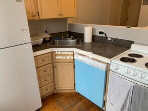 1066 Commonwealth Ave in Boston, MA - Building Photo - Building Photo