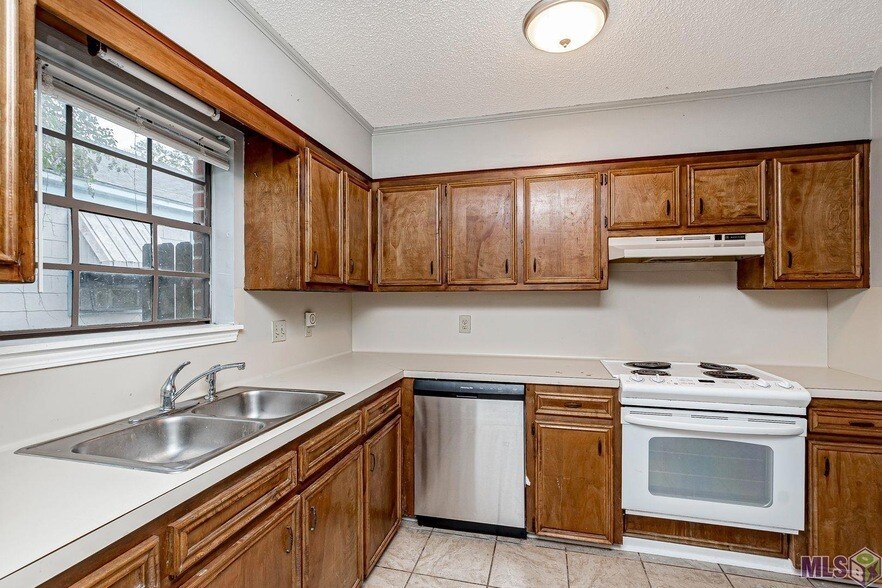 3711 Cole Dr, Unit 9-9106 in Baton Rouge, LA - Foto de edificio