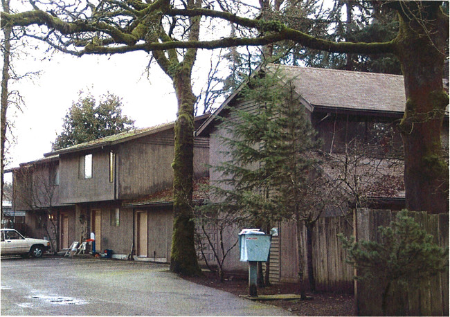 Xanadu Apartments in Portland, OR - Building Photo - Building Photo