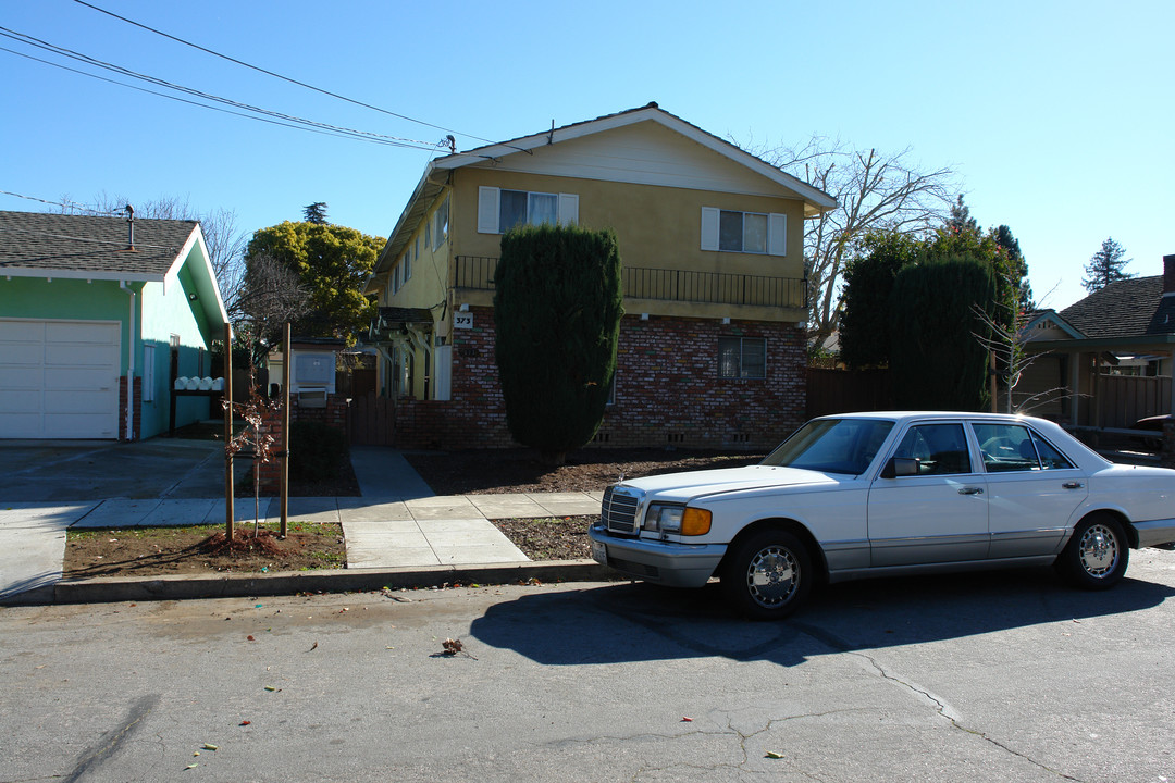 373 Pettis Ave in Mountain View, CA - Foto de edificio