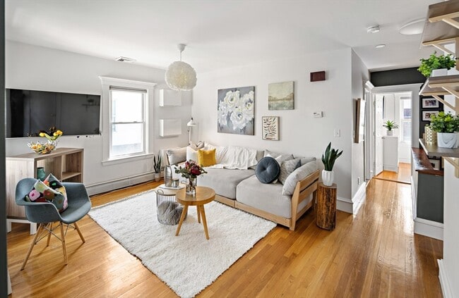 32 Harvard St in Waltham, MA - Building Photo - Building Photo