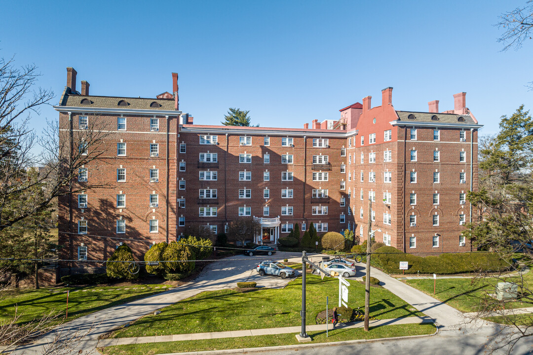 Mermont Apartments in Bryn Mawr, PA - Building Photo