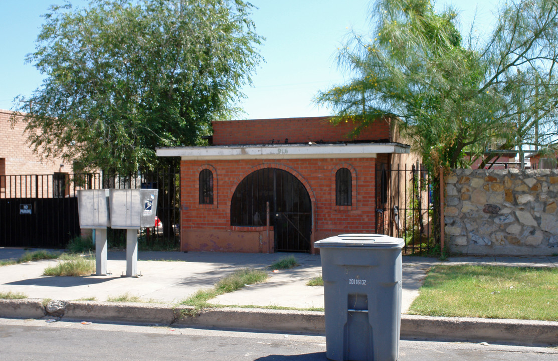 914 S Virginia St in El Paso, TX - Building Photo