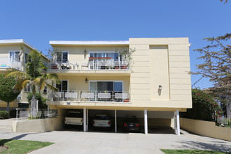 923 9th St in Santa Monica, CA - Building Photo - Building Photo