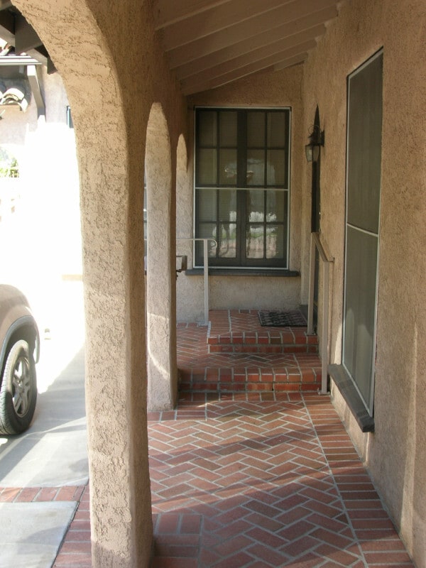 8549 Clifton Wy in Beverly Hills, CA - Building Photo - Building Photo