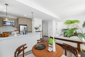 55 Jordan Ave in Jersey City, NJ - Foto de edificio - Building Photo