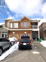 40 Palm Tree Rd in Brampton, ON - Building Photo