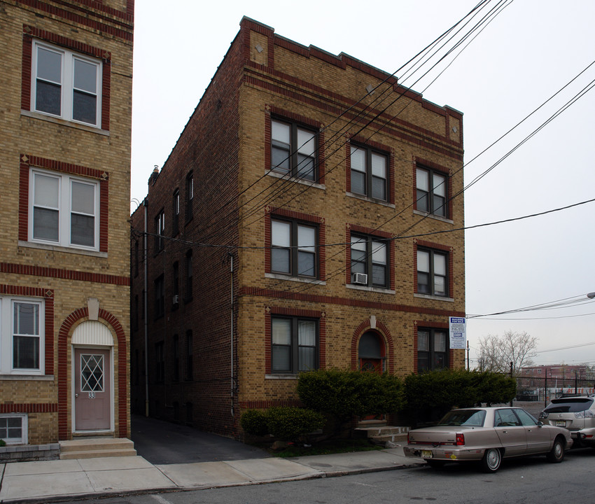 35 19th St in Bayonne, NJ - Building Photo