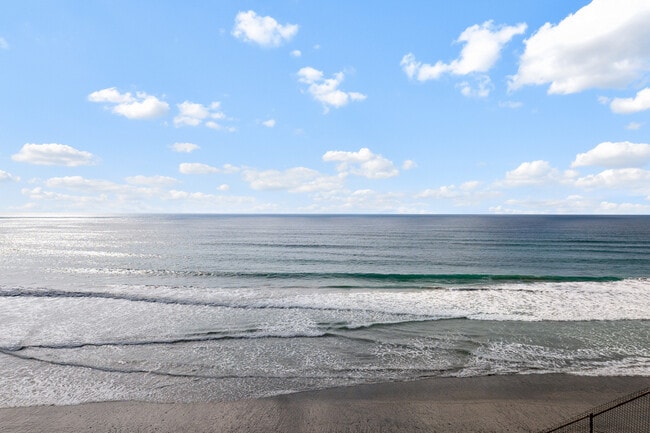 425 Neptune Ave in Encinitas, CA - Building Photo - Building Photo