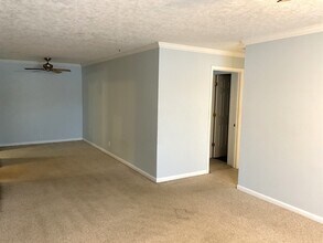 1850 Tall Oaks Dr in Aurora, IL - Building Photo - Building Photo