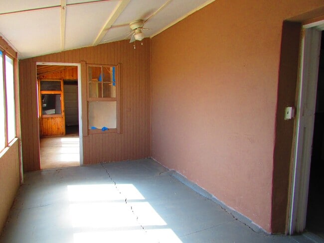 1520 Florida St SW in Deming, NM - Foto de edificio - Building Photo