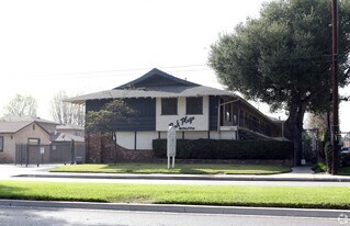 Park Plaza South in Temple City, CA - Building Photo
