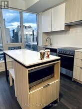 203-1203 College St in Toronto, ON - Building Photo - Building Photo