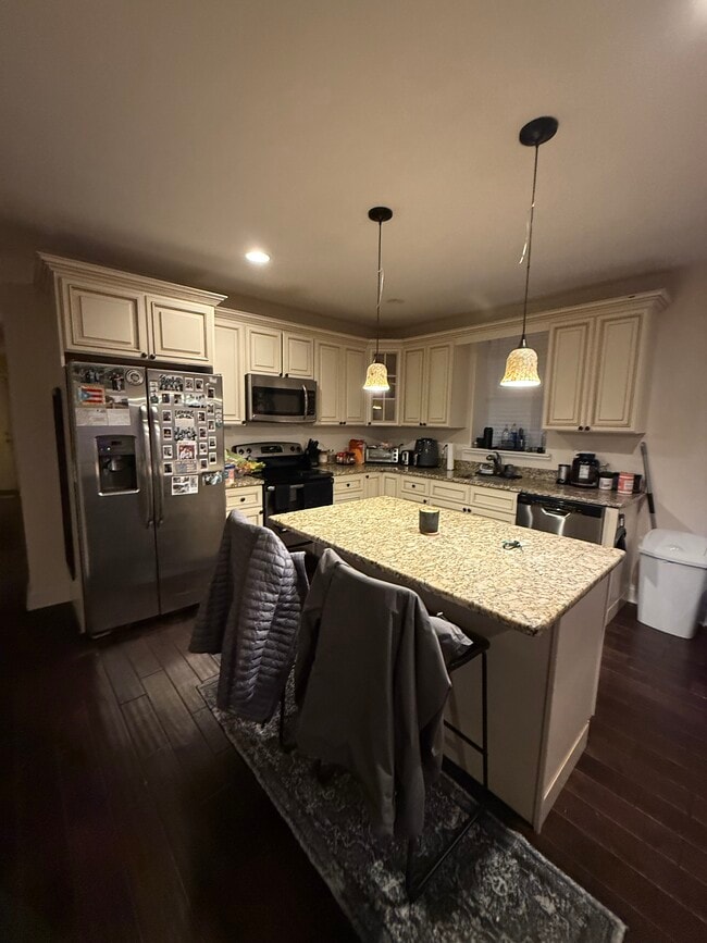 6110 Ridge Ave, Unit 2 in Philadelphia, PA - Building Photo - Building Photo