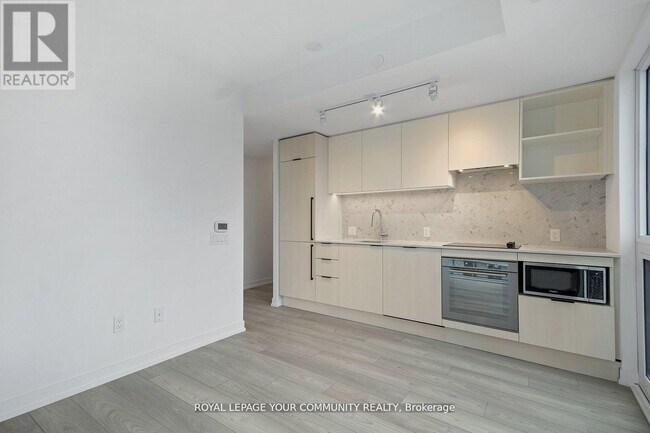 82-2782 Dalhousie St in Toronto, ON - Building Photo - Building Photo