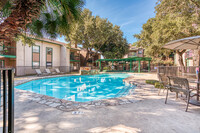 Woodland Apts San Antonio in San Antonio, TX - Building Photo - Building Photo