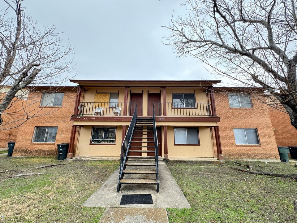 2202 Hunt Dr in Killeen, TX - Building Photo