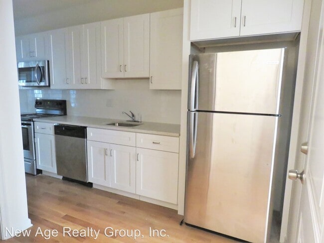 303 N 41st St, Unit 3RD FLOOR in Philadelphia, PA - Building Photo - Building Photo