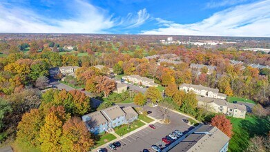 Bridgewater Oaks in Bridgewater, NJ - Foto de edificio - Building Photo
