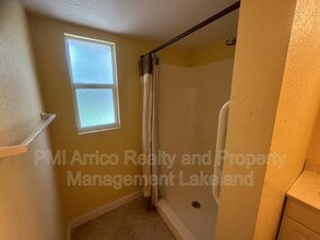 721 W Socrum Loop Rd in Lakeland, FL - Building Photo - Building Photo