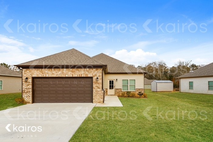 30 HAWK LN in Lincoln, AL - Building Photo