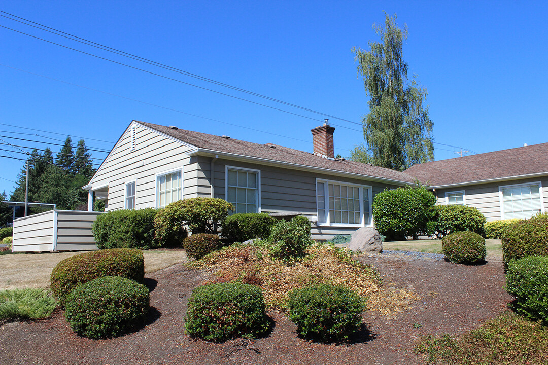 8025-8027 SW Northvale Wy in Portland, OR - Building Photo