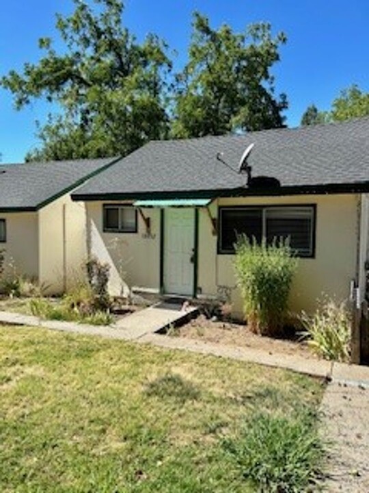 18492 Rozier Ave in Tuolumne, CA - Building Photo