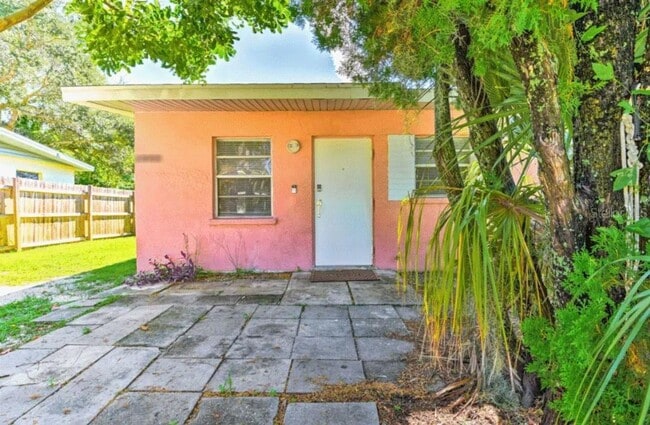 property at 2908 N Orange Ave