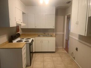 1411 Greenbrier Dr in Mobile, AL - Building Photo - Building Photo
